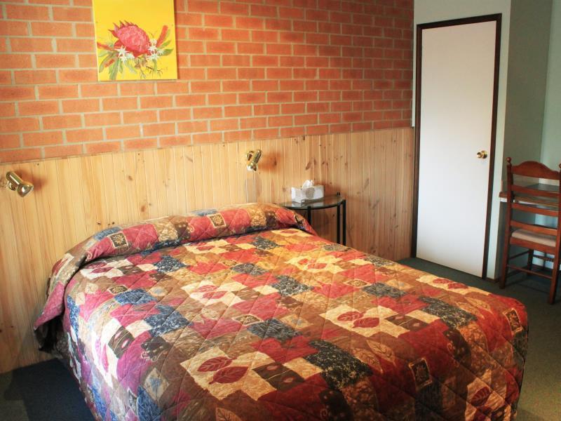 Catalina Macquarie Motel Toronto